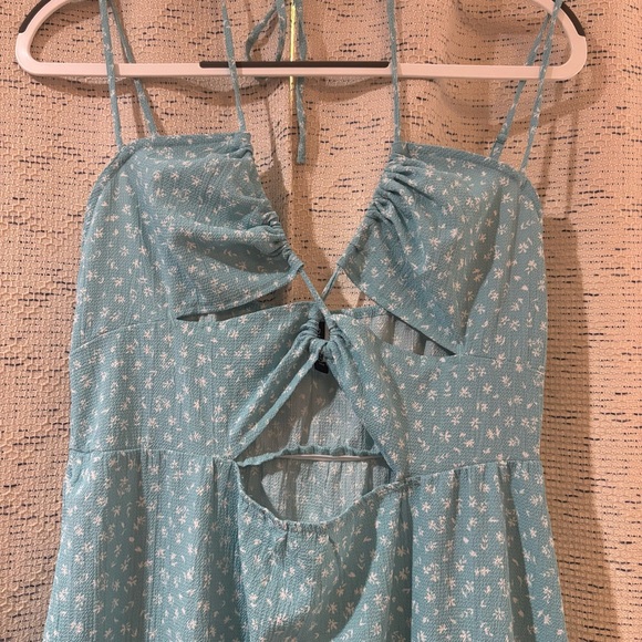 H&M Turquoise Floral Sleeveless Cutout Maxi Dress - Picture 5 of 8